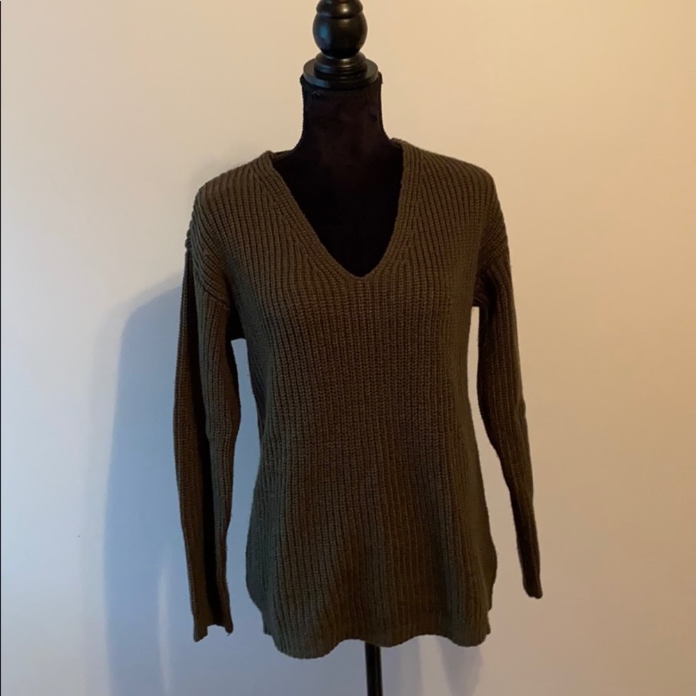 💥ALTAR’D STATE Laced Back V Neck Sweater